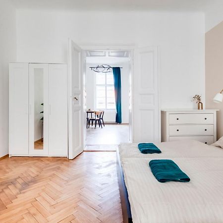 City Center Premium Apartment Praga Esterno foto