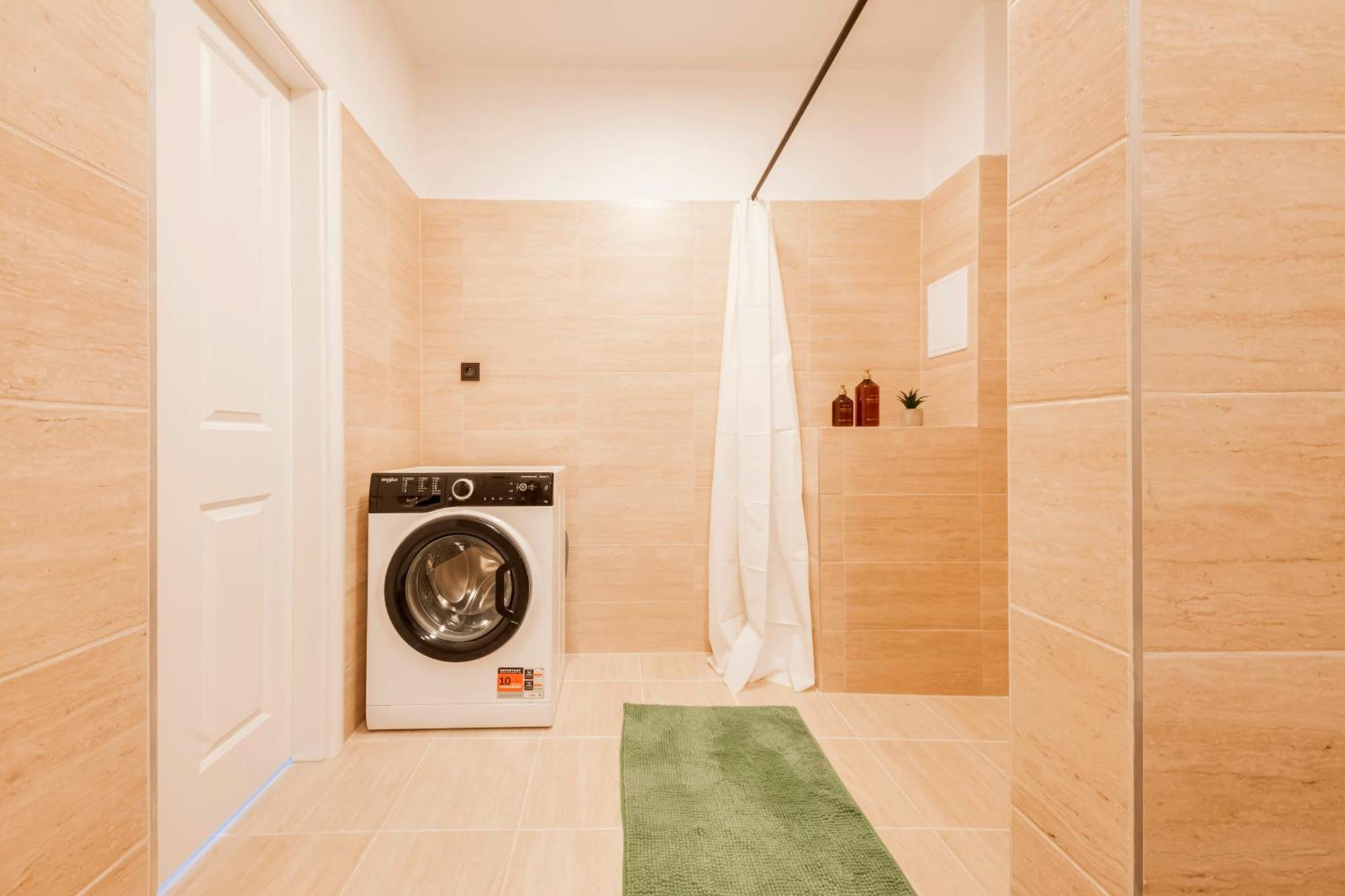 City Center Premium Apartment Praga Esterno foto